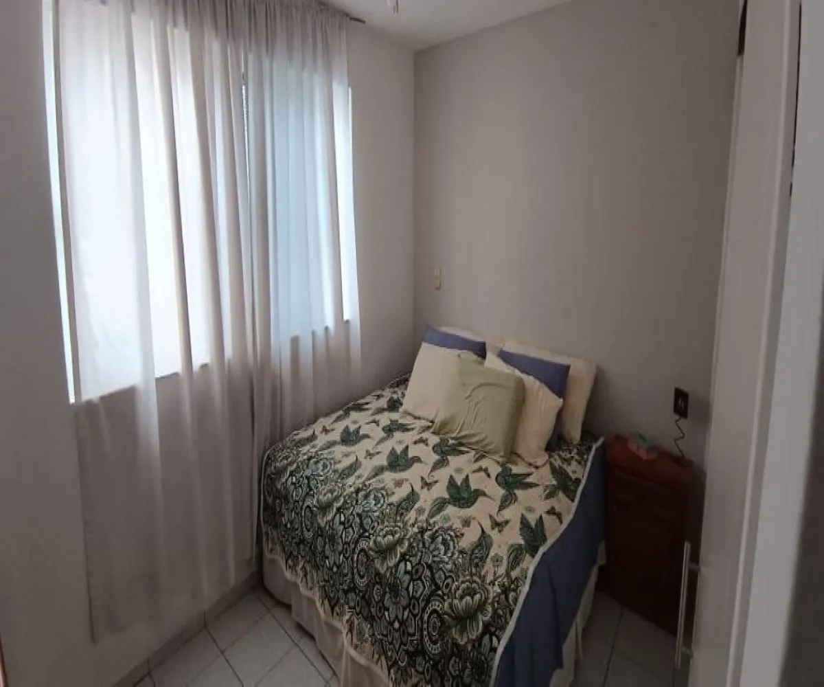 Casa En Venta,Fraccionamiento Revolución,Pelotón Oriente 160, San Pedro Tlaquepaque, Jalisco 45588, 3 Habitaciones,1 Baño,Pelotón Oriente,2,pwZDT6f