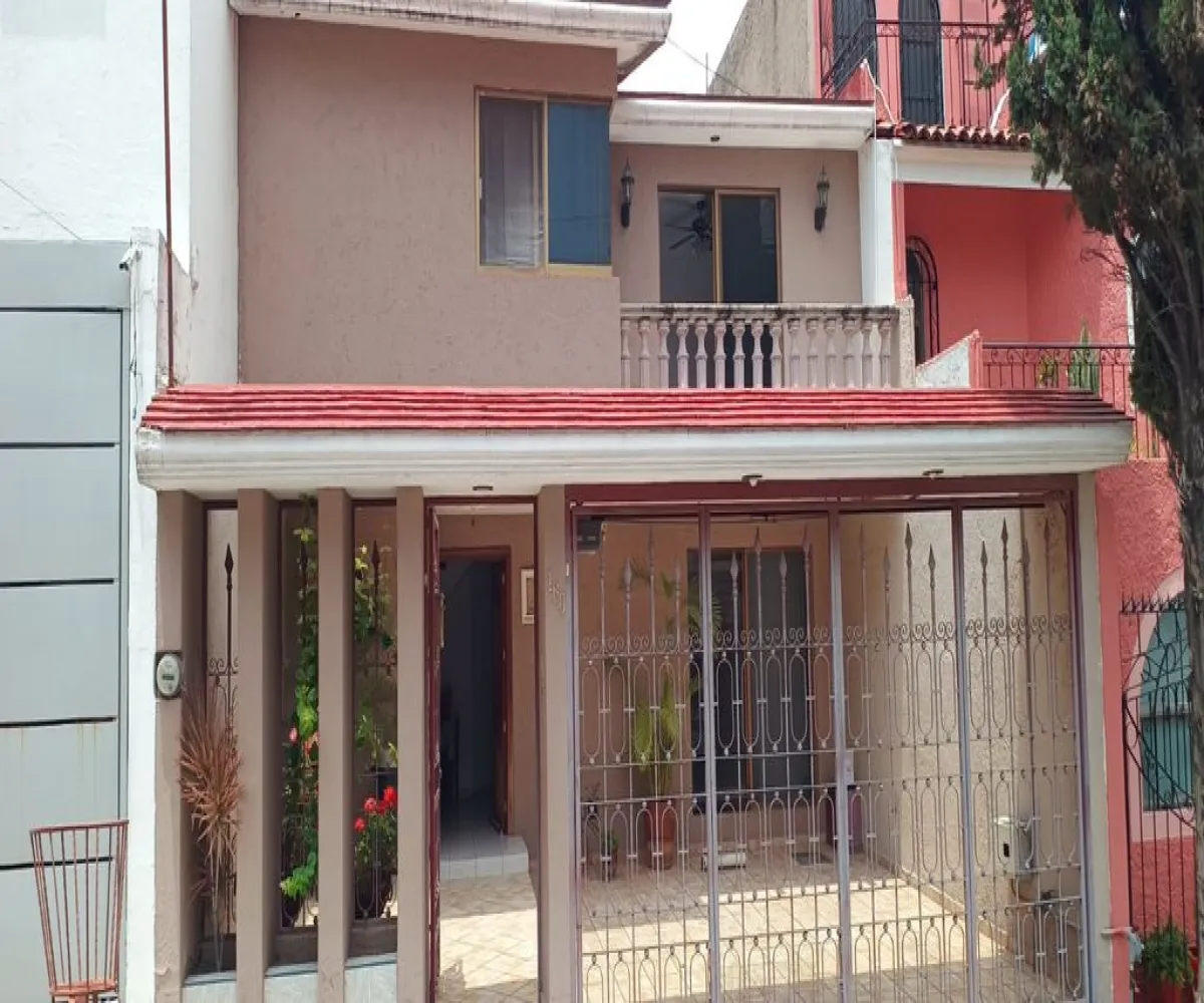 Casa En Venta,Fraccionamiento Revolución,Pelotón Oriente 160, San Pedro Tlaquepaque, Jalisco 45588, 3 Habitaciones,1 Baño,Pelotón Oriente,2,pwZDT6f