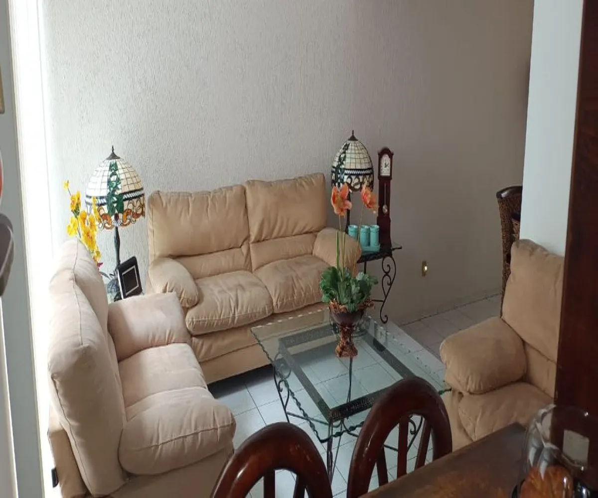 Casa En Venta,Fraccionamiento Revolución,Pelotón Oriente 160, San Pedro Tlaquepaque, Jalisco 45588, 3 Habitaciones,1 Baño,Pelotón Oriente,2,pwZDT6f