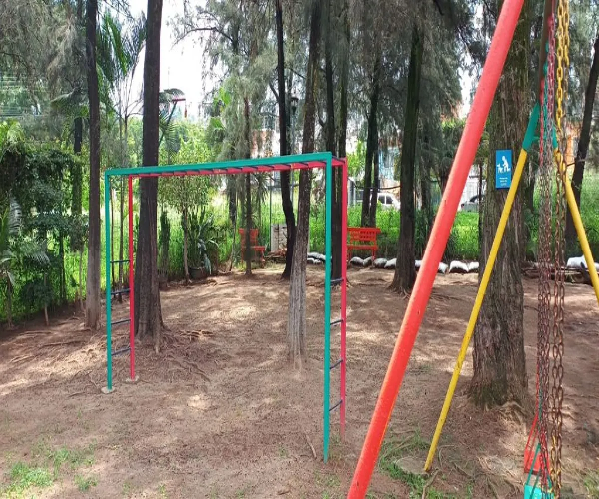 Casa En Venta,Fraccionamiento Revolución,Pelotón Oriente 160, San Pedro Tlaquepaque, Jalisco 45588, 3 Habitaciones,1 Baño,Pelotón Oriente,2,pwZDT6f