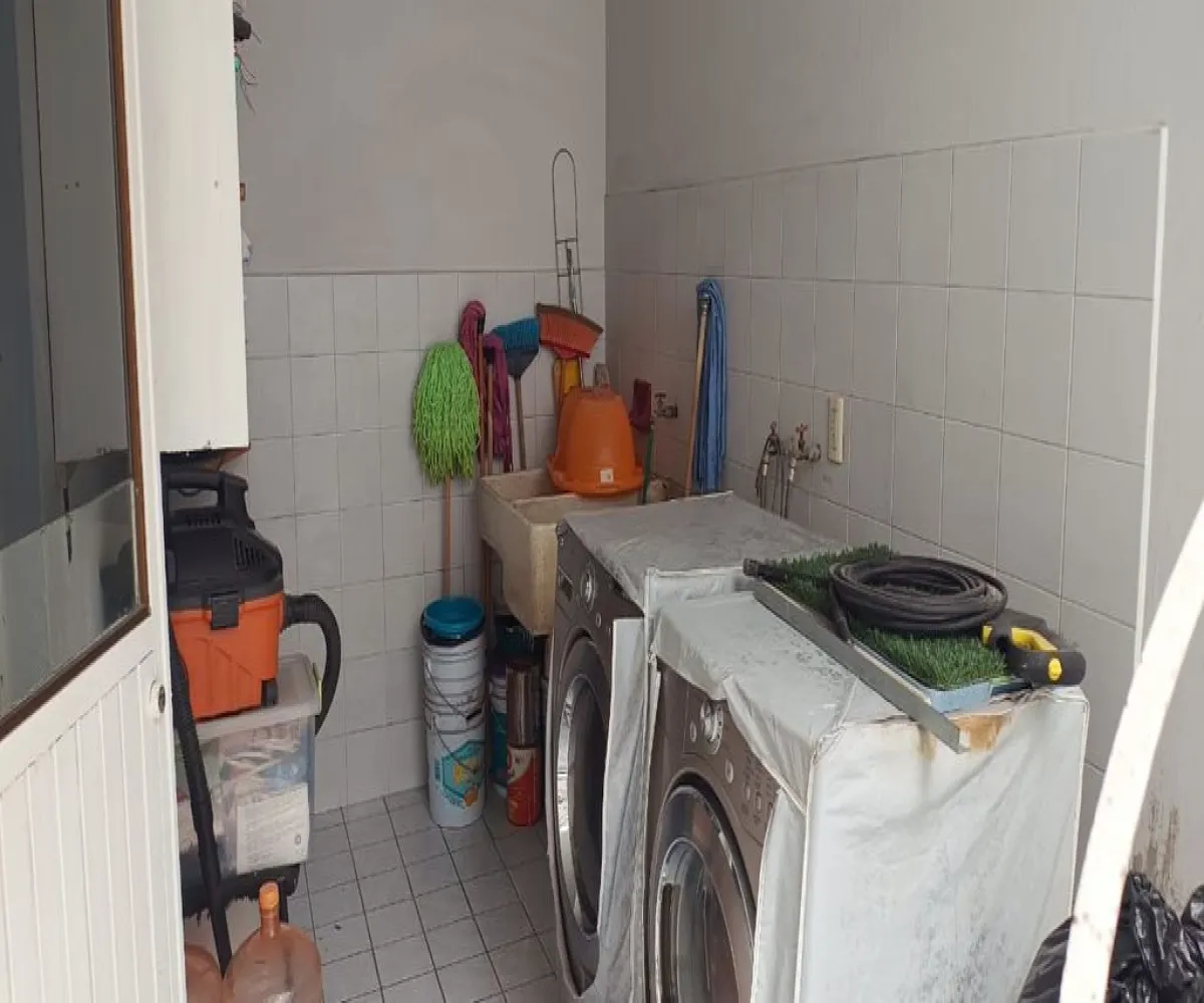 Casa En Venta,Fraccionamiento Revolución,Pelotón Oriente 160, San Pedro Tlaquepaque, Jalisco 45588, 3 Habitaciones,1 Baño,Pelotón Oriente,2,pwZDT6f