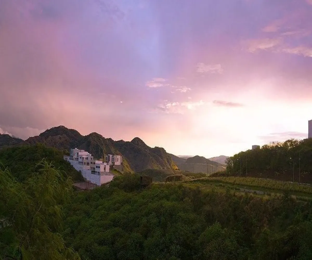 Casa En Venta,Colinas de San Isidro,Avenida Camino de los Parques 3229, Zapopan, Jalisco 45180, 3 Habitaciones,2 Baños,Avenida Camino de los Parques,3,pnxUiFM