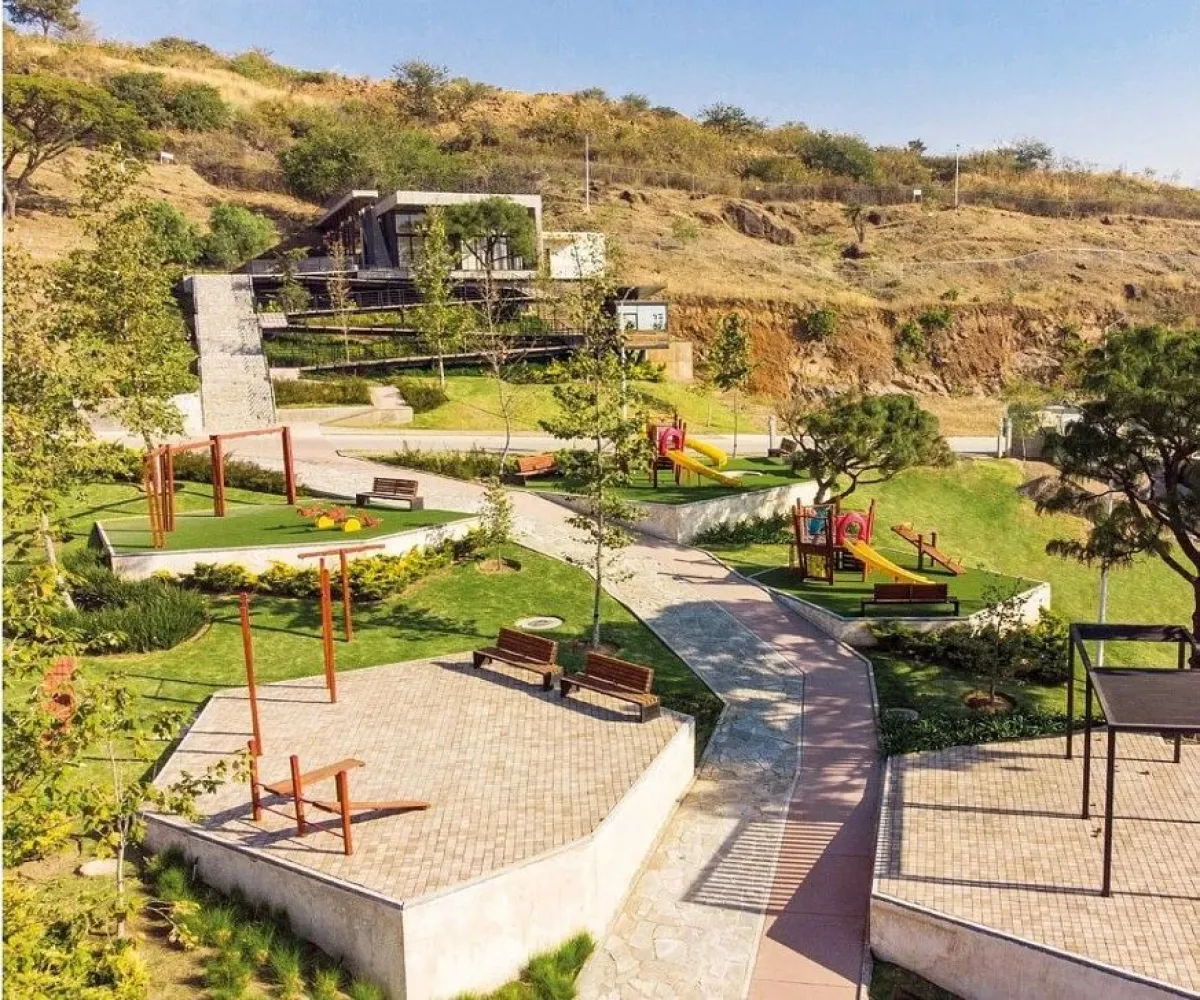 Departamento En Venta,Sin Nombre,Calle Prolongacion Avenida Las Fuentes S/N, San Pedro Tlaquepaque, Jalisco 45608, 2 Habitaciones,2 Baños,Calle Prolongacion Avenida Las Fuentes,1,pLHp3hC