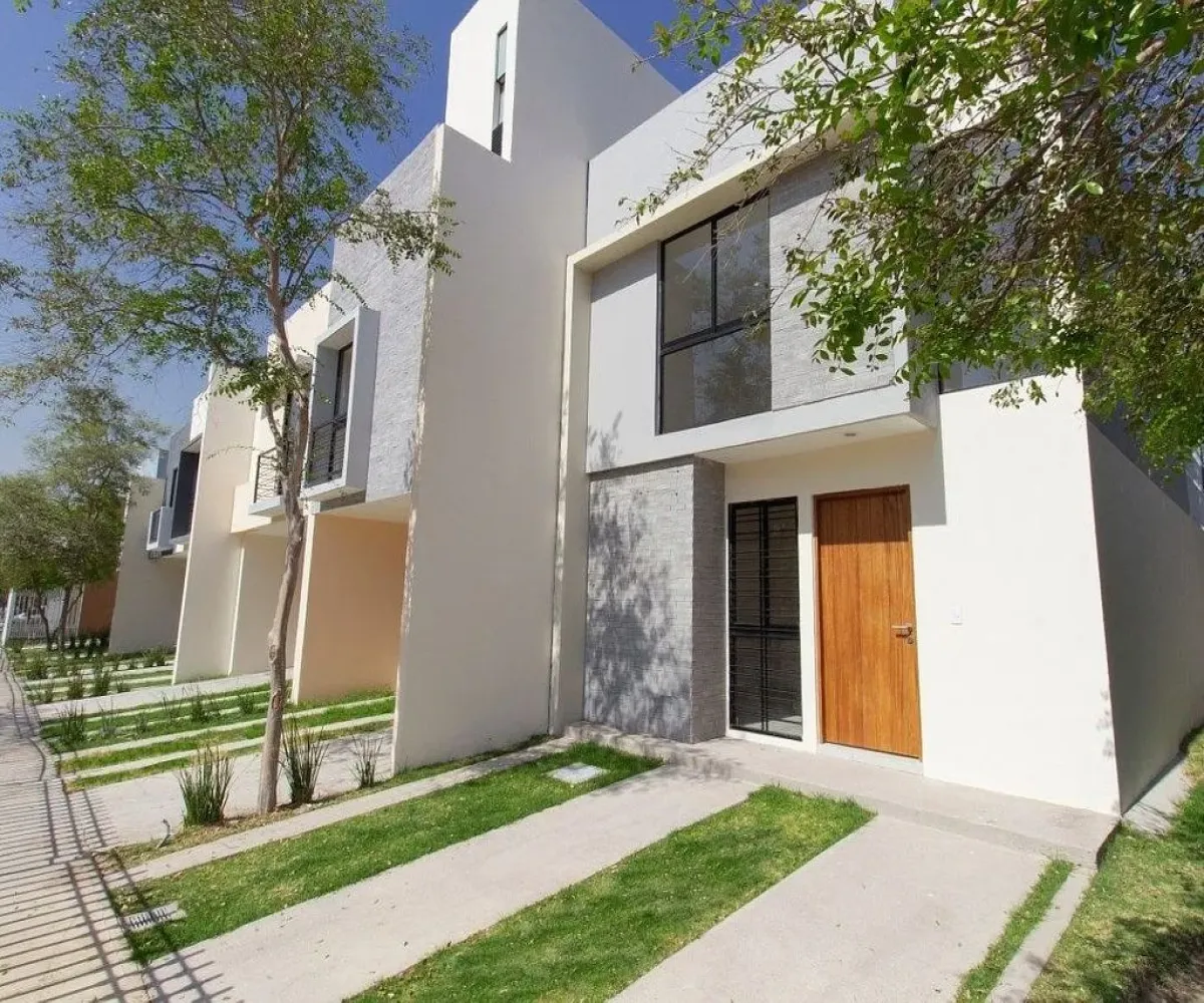 Casa En Venta,Parques del Bosque,Calle Independencia 3342, San Pedro Tlaquepaque, Jalisco 45609, 3 Habitaciones,3 Baños,Calle Independencia,2,pIj6P8A