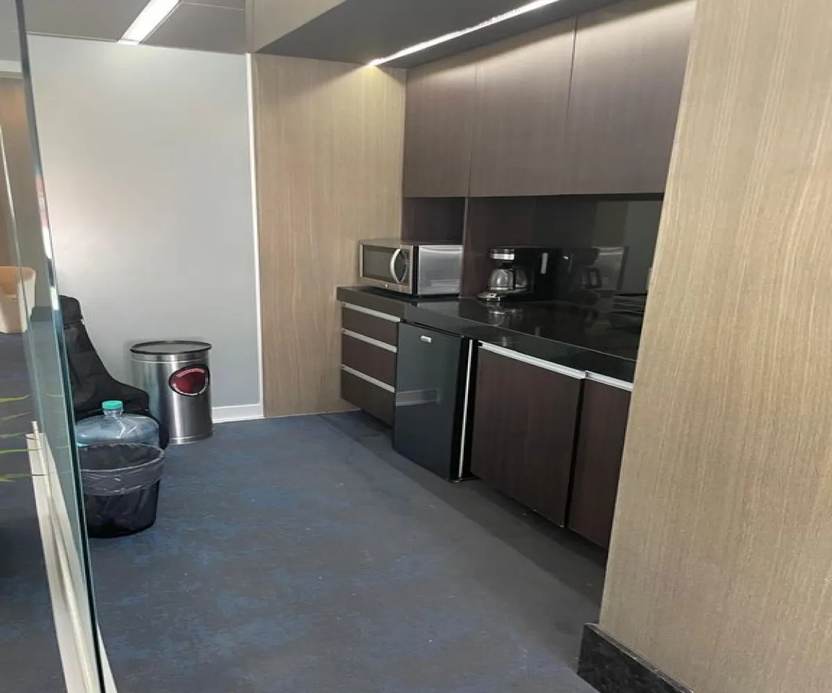 Oficina En Renta,Puerta de Hierro,Avenida Patria 1891, Zapopan, Jalisco 45116,2 Baños,Avenida Patria,1,pmTQcfJ