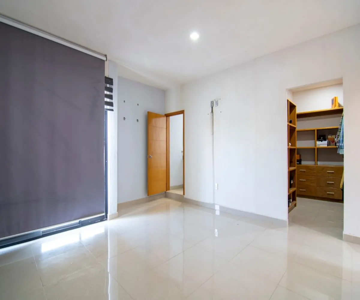 Casa En Venta,La Tuzania Ejidal,Miraflor 929, Zapopan, Jalisco 45138, 4 Habitaciones,3 Baños,Miraflor,1,pbB11Ds