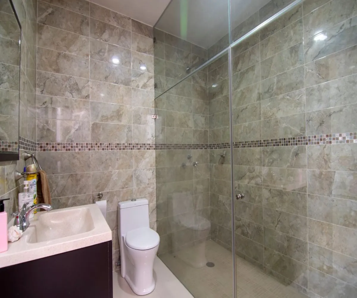 Casa En Venta,La Tuzania Ejidal,Miraflor 929, Zapopan, Jalisco 45138, 4 Habitaciones,3 Baños,Miraflor,1,pbB11Ds