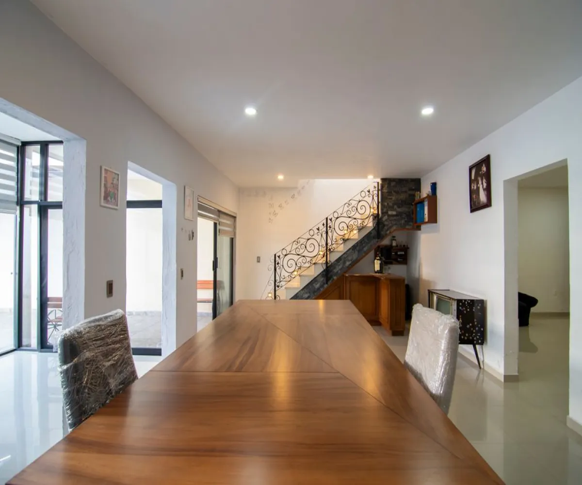 Casa En Venta,La Tuzania Ejidal,Miraflor 929, Zapopan, Jalisco 45138, 4 Habitaciones,3 Baños,Miraflor,1,pbB11Ds