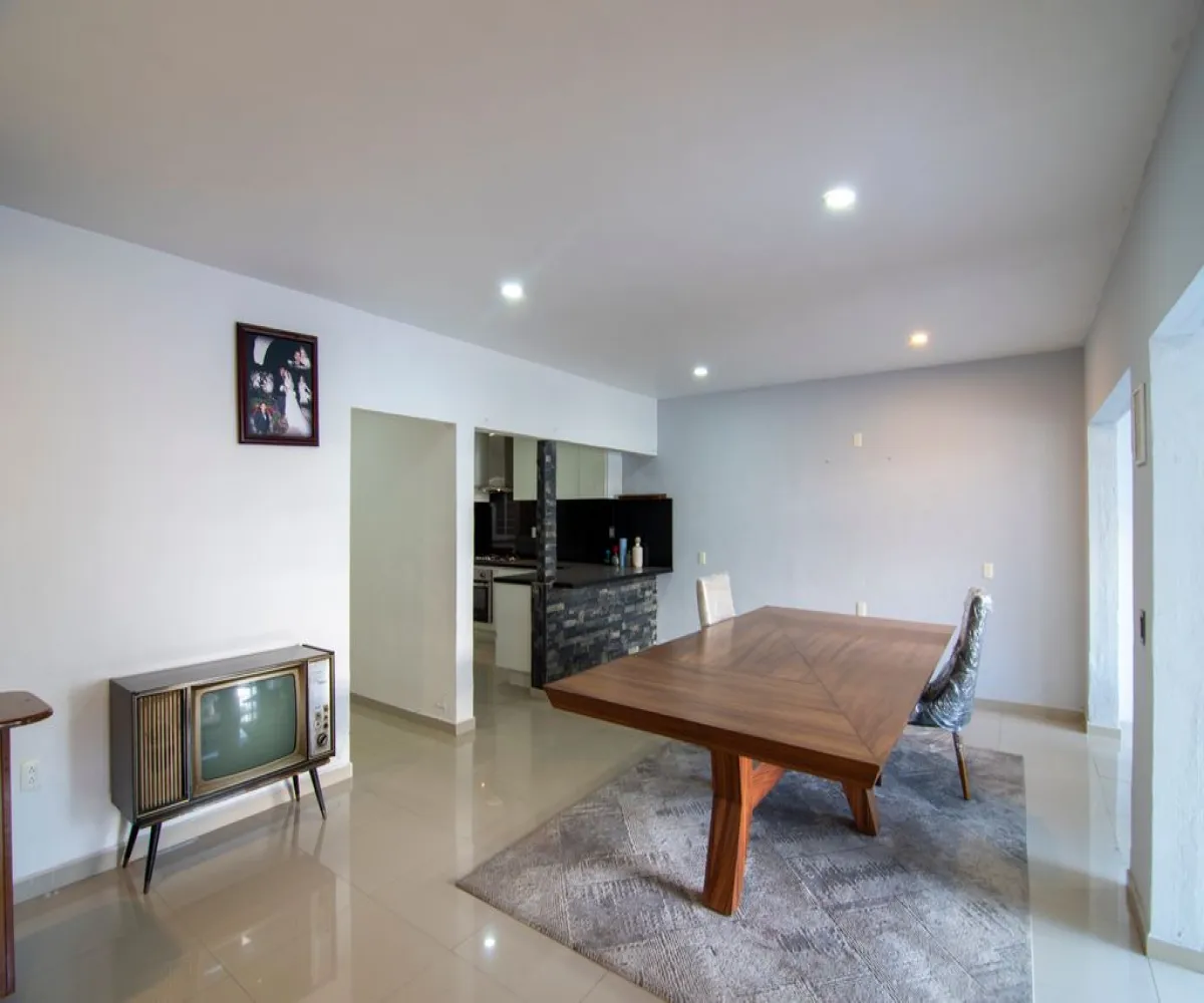 Casa En Venta,La Tuzania Ejidal,Miraflor 929, Zapopan, Jalisco 45138, 4 Habitaciones,3 Baños,Miraflor,1,pbB11Ds