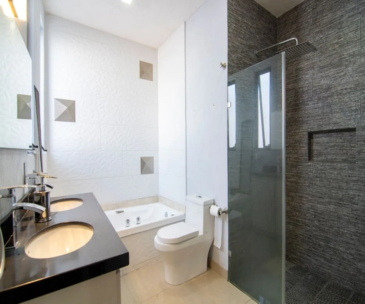 Casa En Venta,La Tuzania Ejidal,Miraflor 929, Zapopan, Jalisco 45138, 4 Habitaciones,3 Baños,Miraflor,1,pbB11Ds