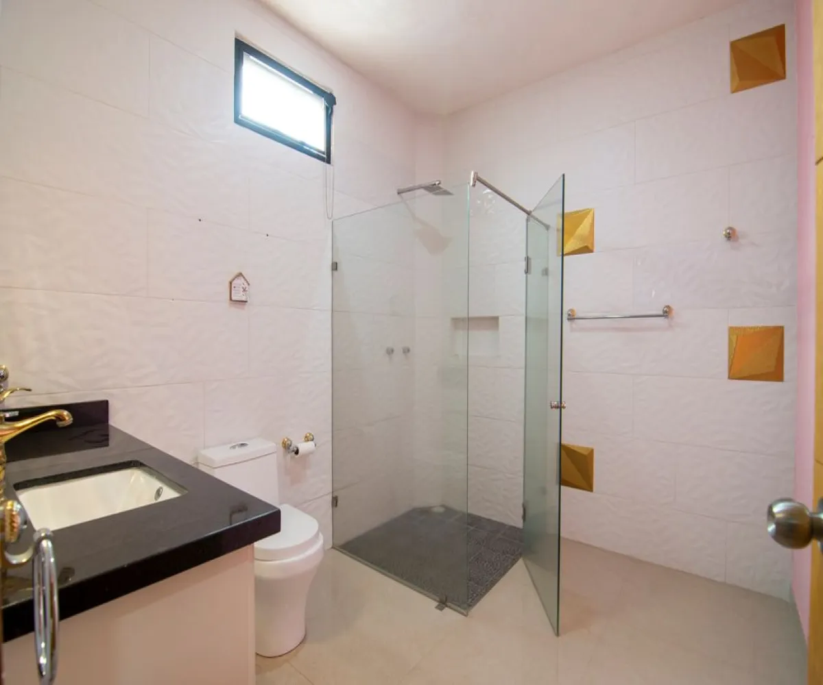 Casa En Venta,La Tuzania Ejidal,Miraflor 929, Zapopan, Jalisco 45138, 4 Habitaciones,3 Baños,Miraflor,1,pbB11Ds