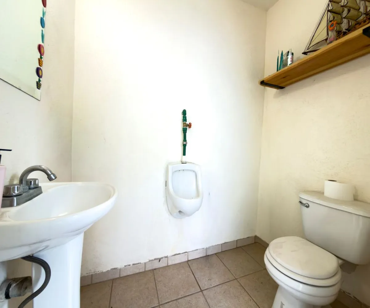 Casa En Venta,La Tuzania Ejidal,Miraflor 929, Zapopan, Jalisco 45138, 4 Habitaciones,3 Baños,Miraflor,1,pbB11Ds