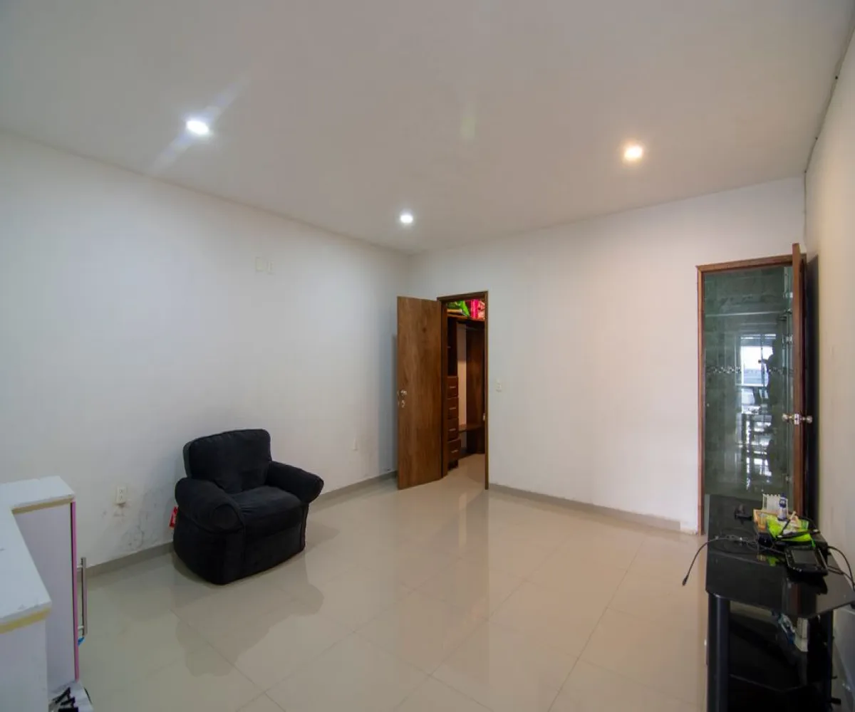 Casa En Venta,La Tuzania Ejidal,Miraflor 929, Zapopan, Jalisco 45138, 4 Habitaciones,3 Baños,Miraflor,1,pbB11Ds