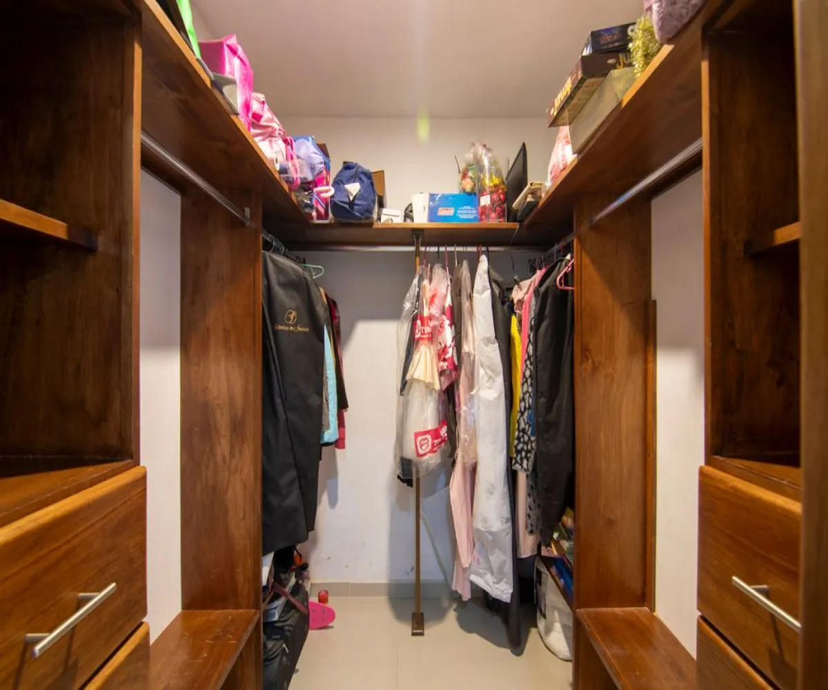 Casa En Venta,La Tuzania Ejidal,Miraflor 929, Zapopan, Jalisco 45138, 4 Habitaciones,3 Baños,Miraflor,1,pbB11Ds