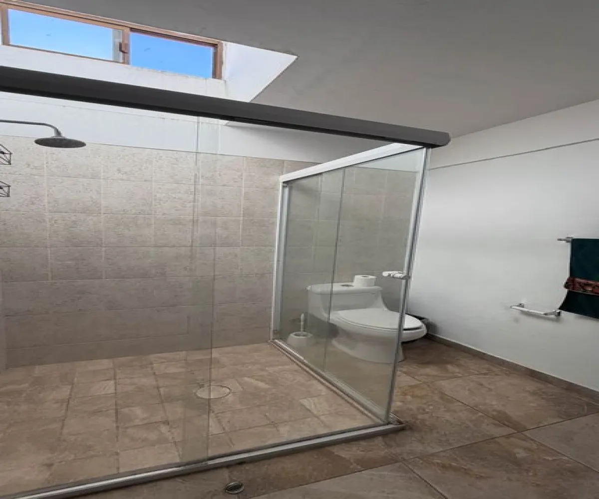 Casa En Venta,Jardines Vallarta,Giovanni Papini 251 4, Zapopan, Jalisco 45027, 4 Habitaciones,3 Baños,Giovanni Papini,1,pK0lwYg