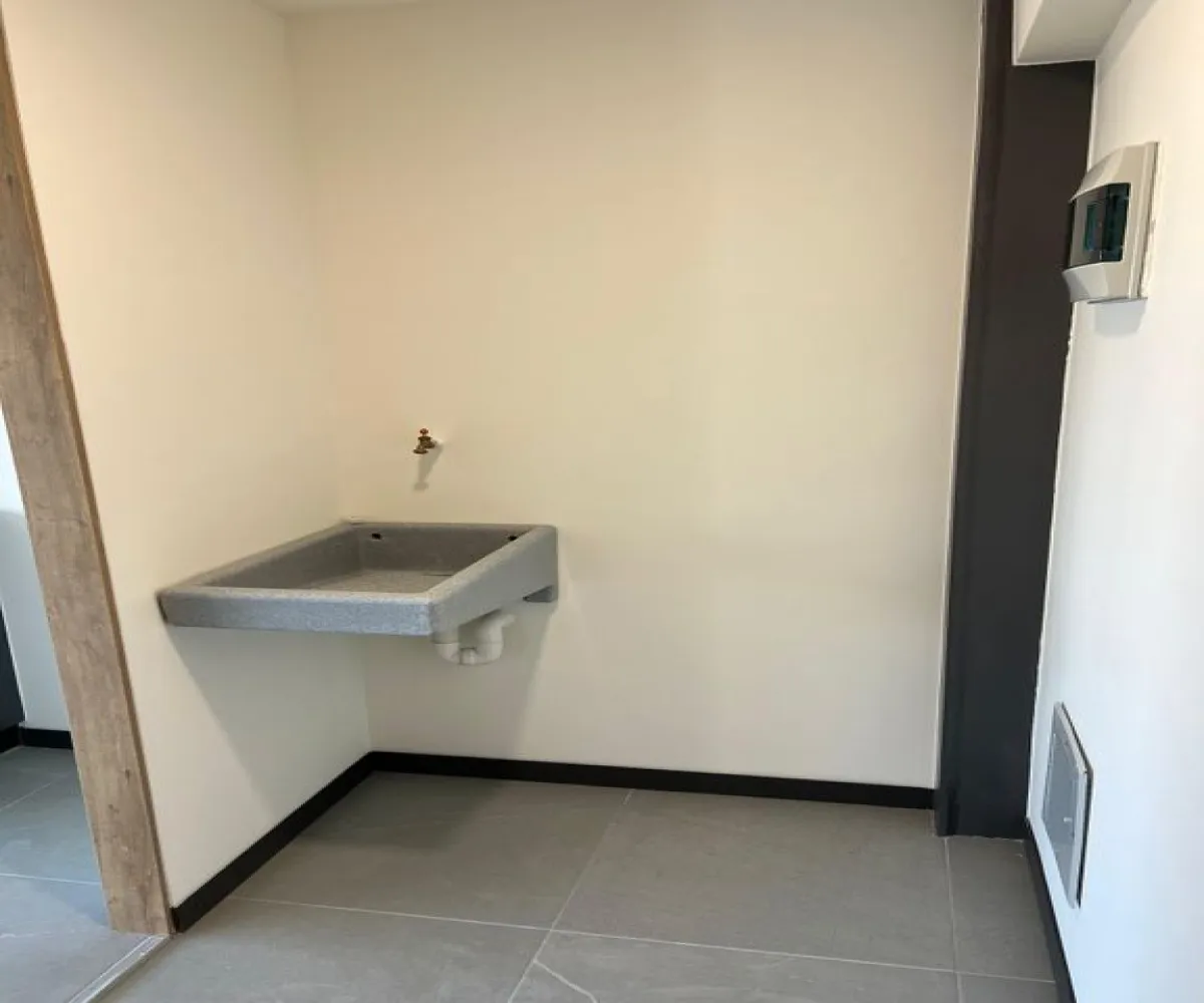 Departamento En Renta,Arcos Vallarta,Calle Justo Sierra 2429, Guadalajara, Jalisco 44130, 1 Cuarto,1 Baño,Calle Justo Sierra,2,pHd9s0H