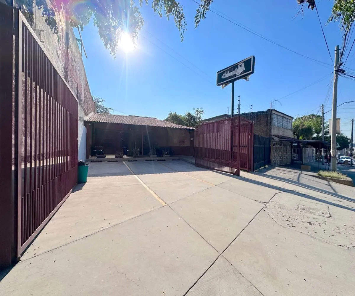 Local En Venta,Las Juntas,Calle Juan de la Barrera 5257, San Pedro Tlaquepaque, Jalisco 45595,4 Baños,Calle Juan de la Barrera,1,pqalAU2