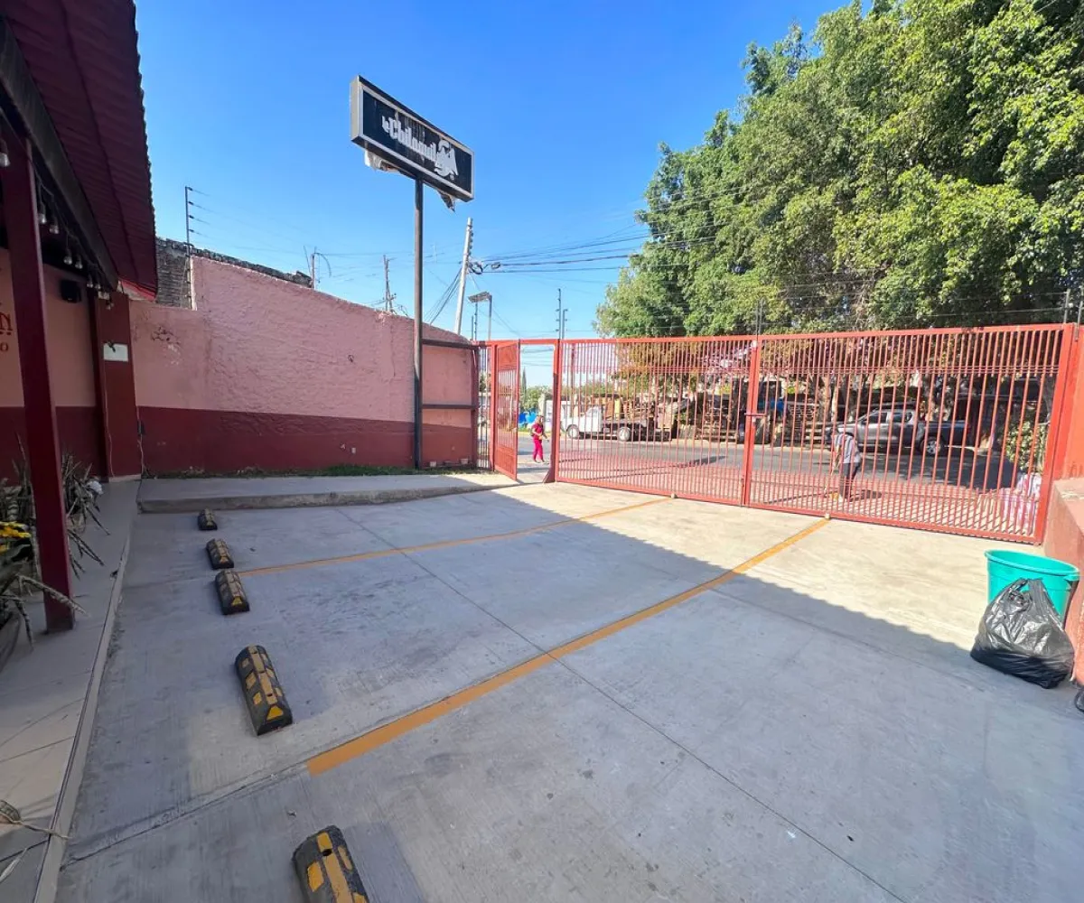 Local En Venta,Las Juntas,Calle Juan de la Barrera 5257, San Pedro Tlaquepaque, Jalisco 45595,4 Baños,Calle Juan de la Barrera,1,pqalAU2