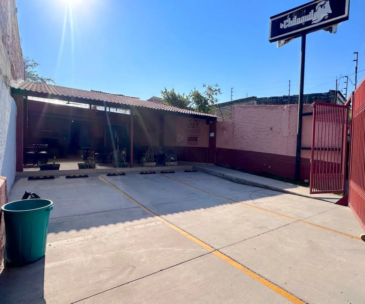 Local En Venta,Las Juntas,Calle Juan de la Barrera 5257, San Pedro Tlaquepaque, Jalisco 45595,4 Baños,Calle Juan de la Barrera,1,pqalAU2