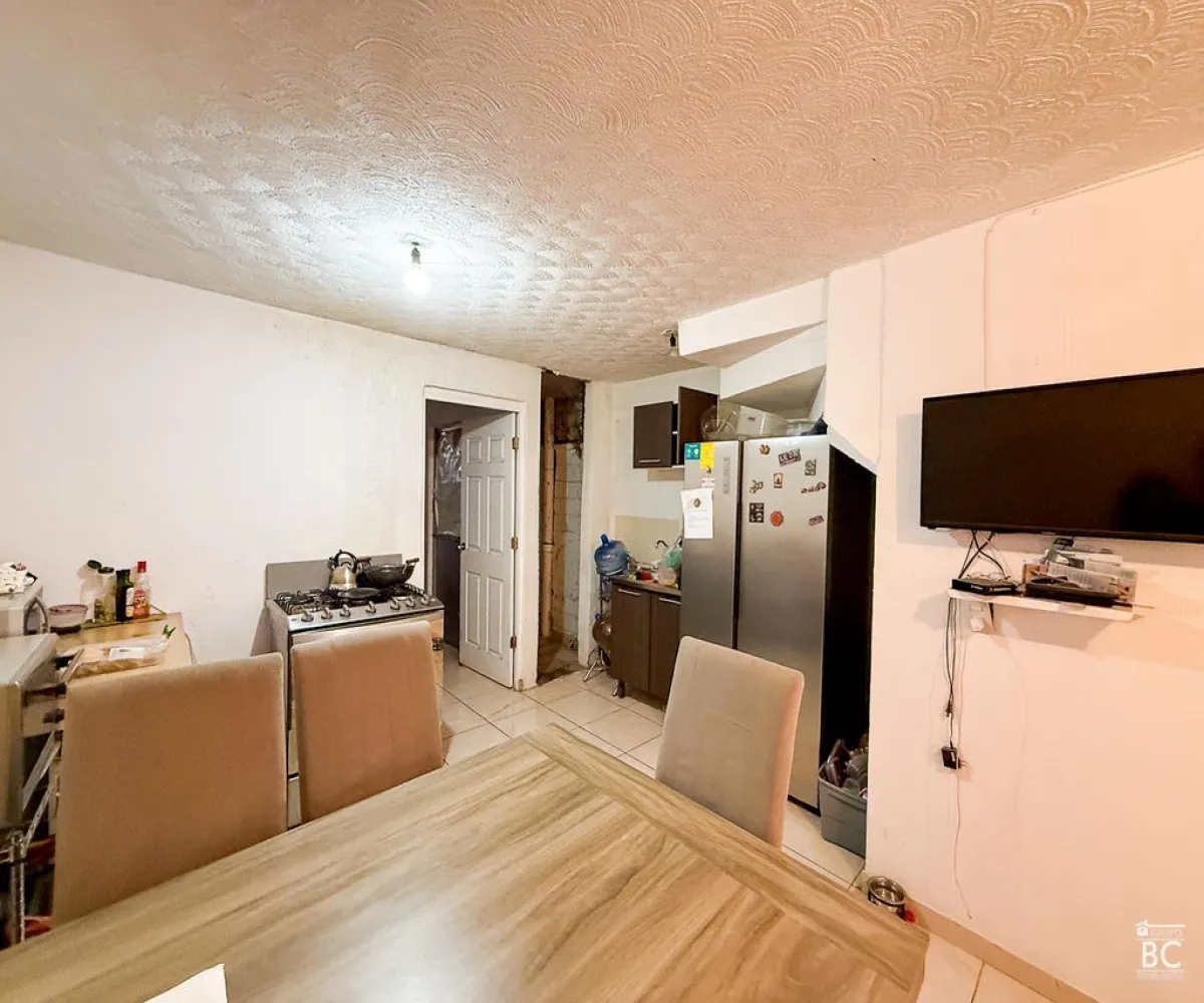 Casa En Venta,Jardines del Valle,Avenida del Valle 32, Zapopan, Jalisco 45138, 3 Habitaciones,1 Baño,Avenida del Valle,2,p96eGoK