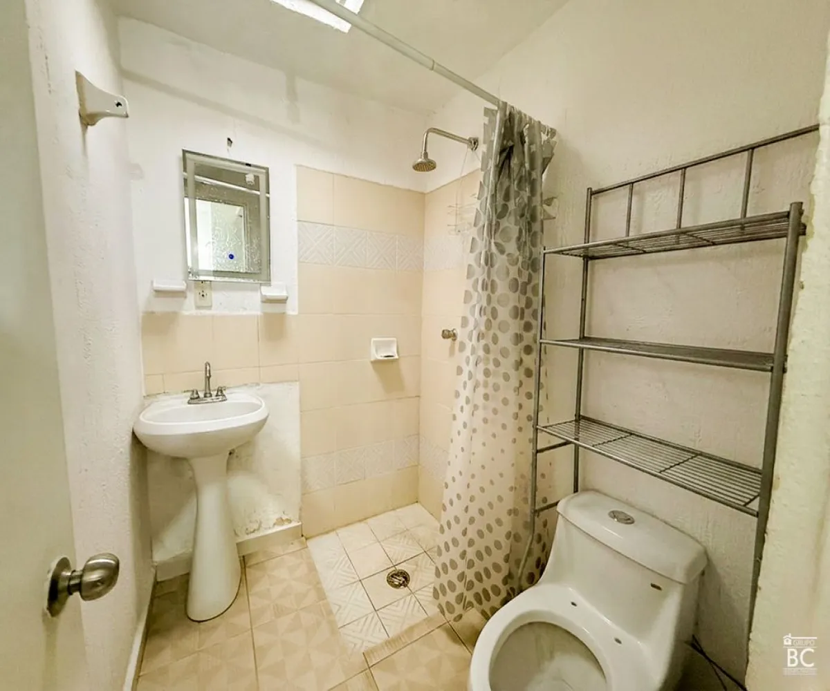 Casa En Venta,Jardines del Valle,Avenida del Valle 32, Zapopan, Jalisco 45138, 3 Habitaciones,1 Baño,Avenida del Valle,2,p96eGoK