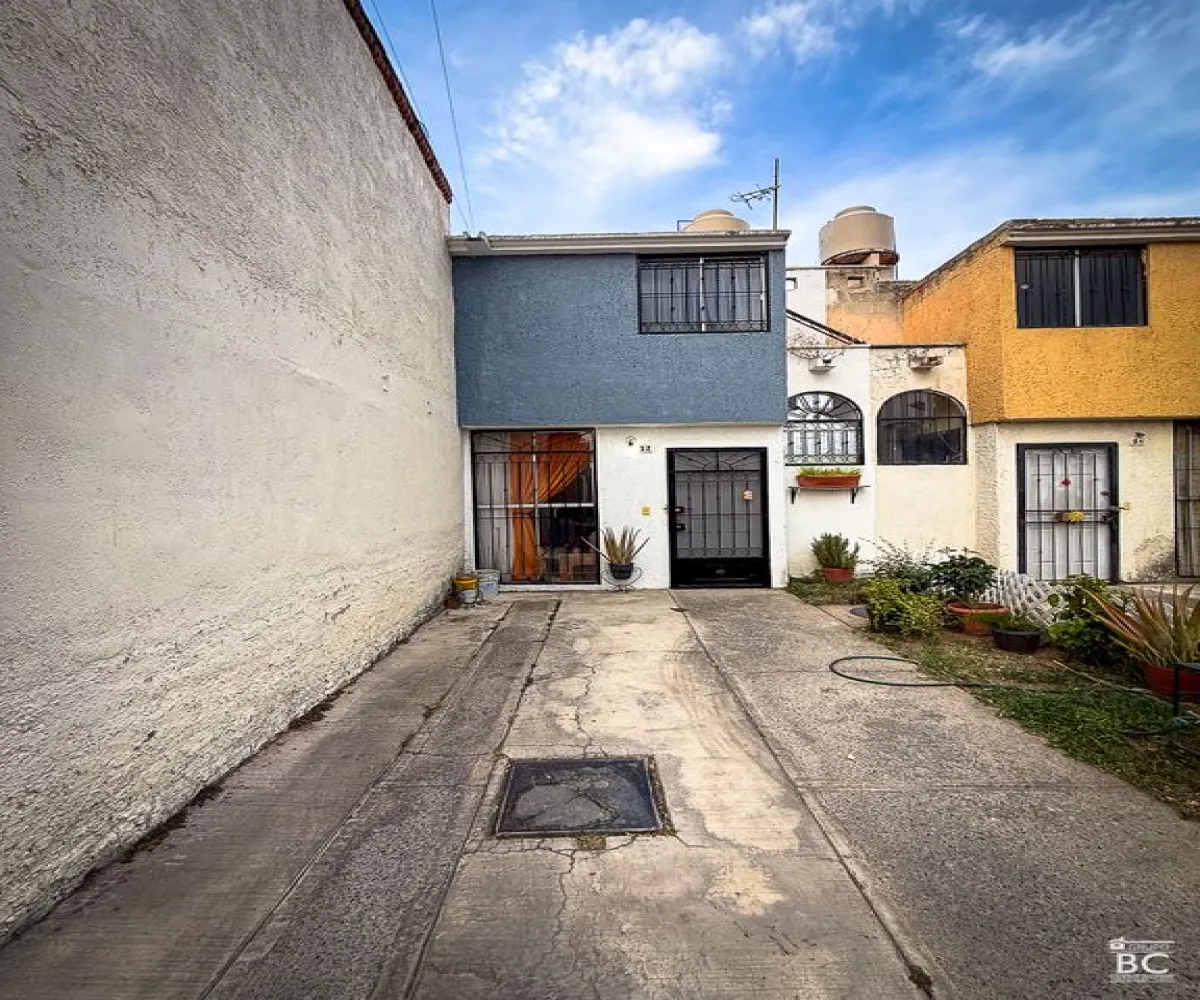 Casa En Venta,Jardines del Valle,Avenida del Valle 32, Zapopan, Jalisco 45138, 3 Habitaciones,1 Baño,Avenida del Valle,2,p96eGoK