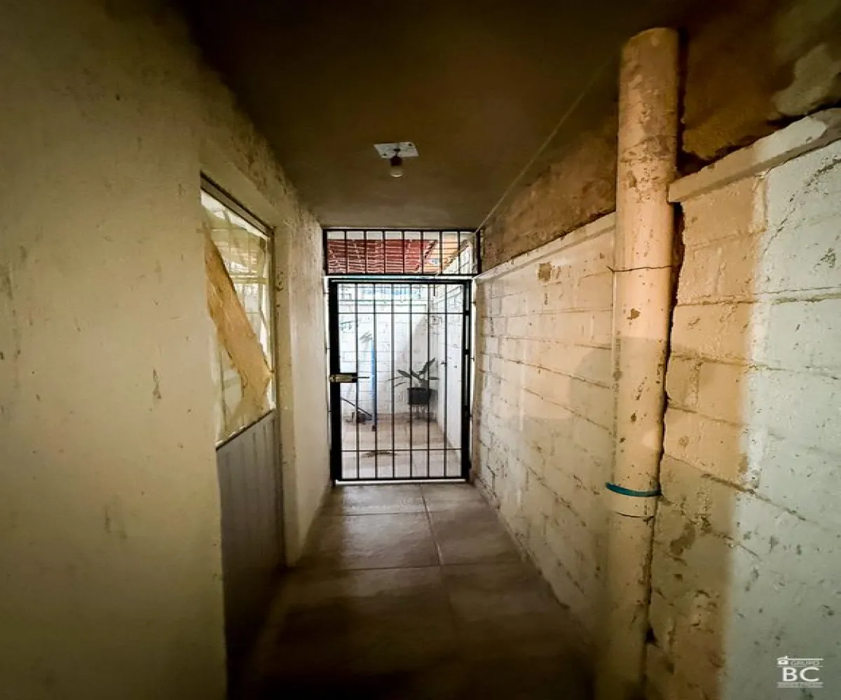 Casa En Venta,Jardines del Valle,Avenida del Valle 32, Zapopan, Jalisco 45138, 3 Habitaciones,1 Baño,Avenida del Valle,2,p96eGoK