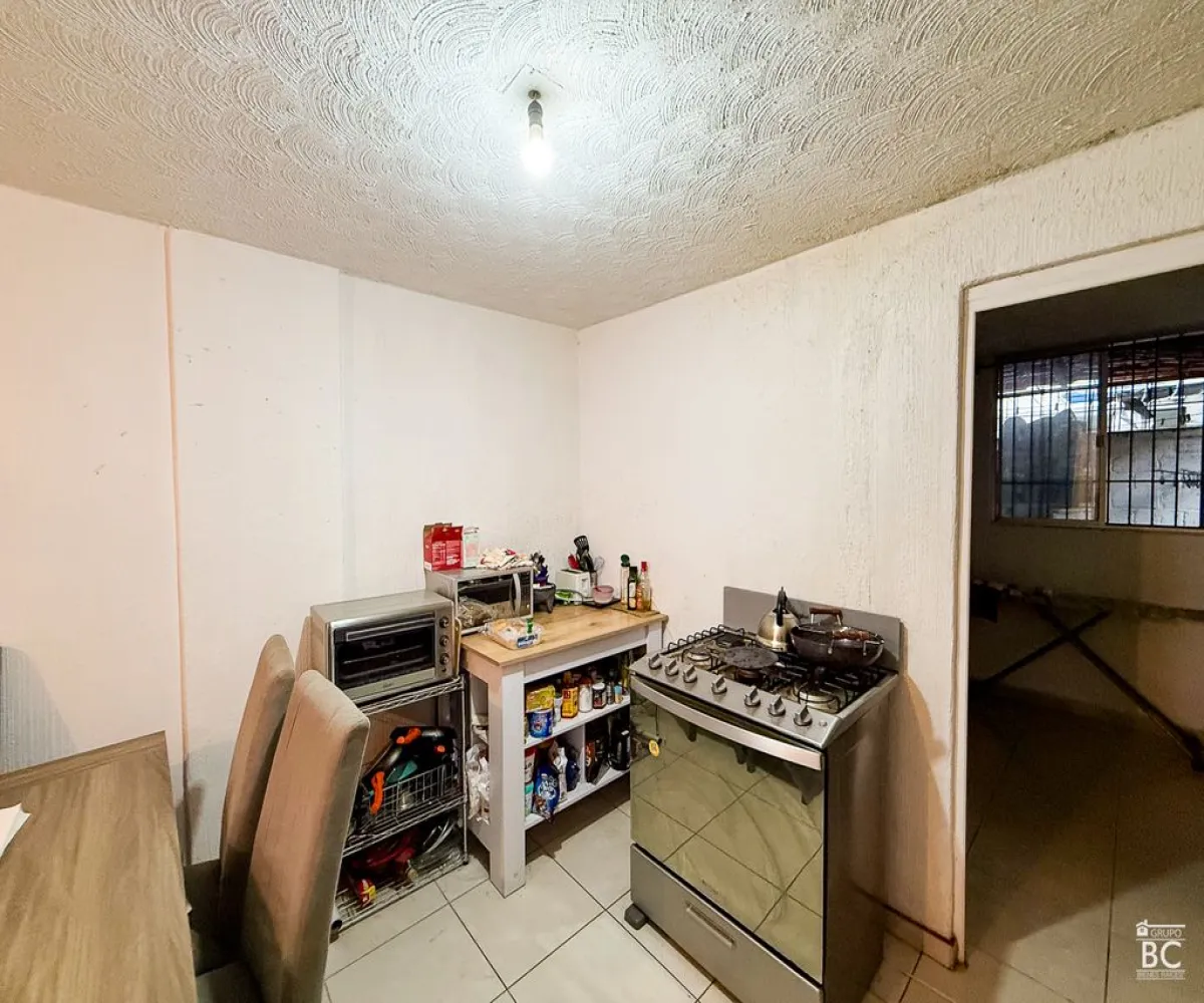 Casa En Venta,Jardines del Valle,Avenida del Valle 32, Zapopan, Jalisco 45138, 3 Habitaciones,1 Baño,Avenida del Valle,2,p96eGoK