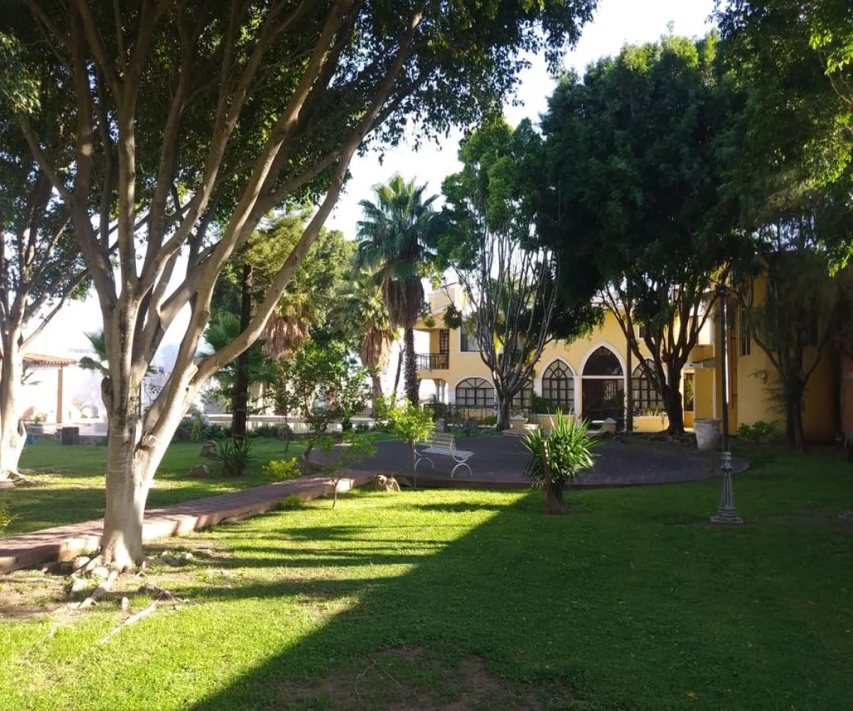 Casa En Renta,Cortijo San Agustin,Los Toronjos 440, Tlajomulco de Zúñiga, Jalisco 45645, 4 Habitaciones,4 Baños,Los Toronjos,1,pvjGQWD