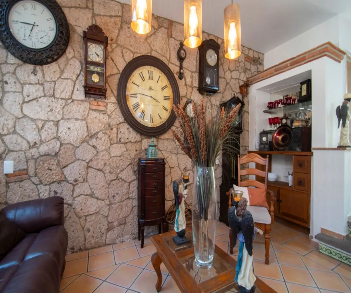 Casa En Venta,Parque Regency,Avenida Naciones Unidas 5859, Zapopan, Jalisco 45117, 4 Habitaciones,2 Baños,Avenida Naciones Unidas,1,pTdymjK