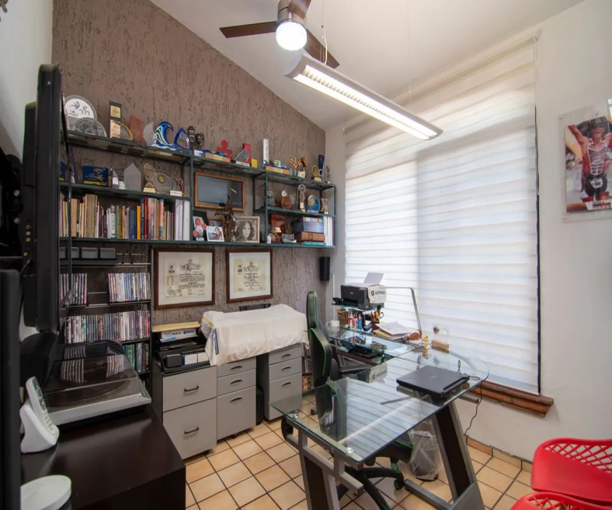 Casa En Venta,Parque Regency,Avenida Naciones Unidas 5859, Zapopan, Jalisco 45117, 4 Habitaciones,2 Baños,Avenida Naciones Unidas,1,pTdymjK