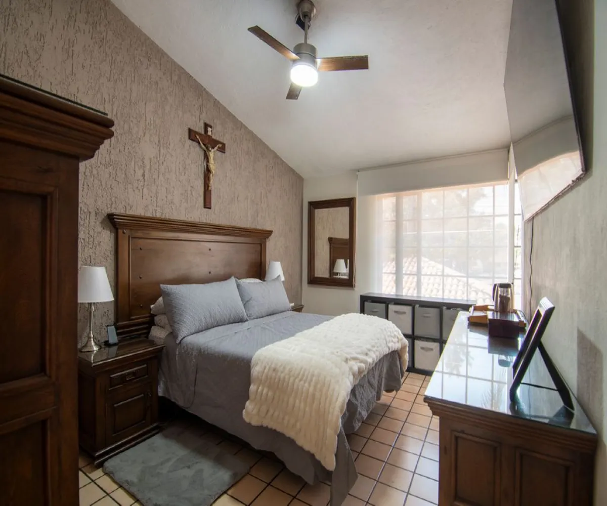 Casa En Venta,Parque Regency,Avenida Naciones Unidas 5859, Zapopan, Jalisco 45117, 4 Habitaciones,2 Baños,Avenida Naciones Unidas,1,pTdymjK