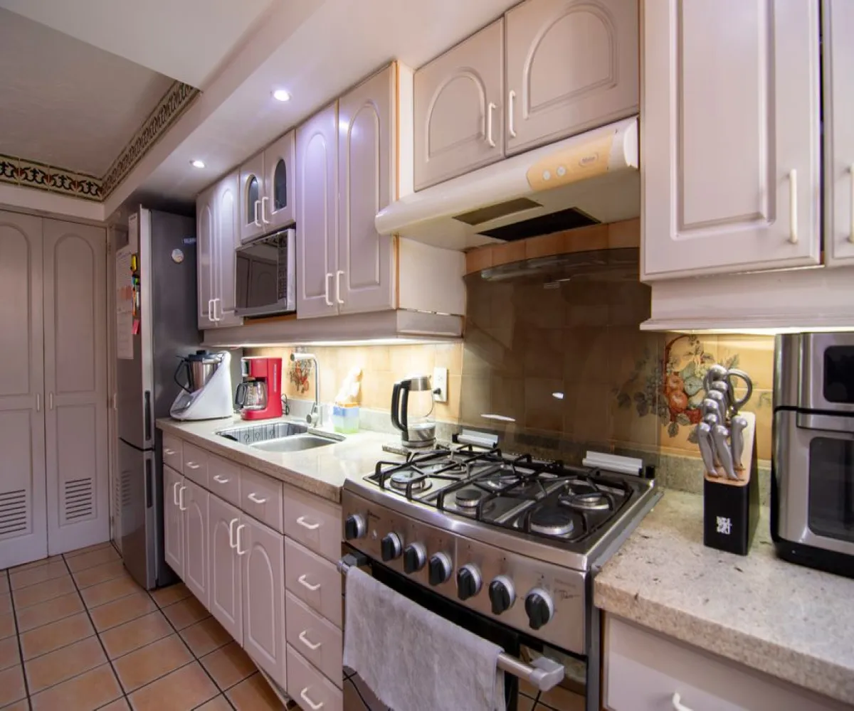 Casa En Venta,Parque Regency,Avenida Naciones Unidas 5859, Zapopan, Jalisco 45117, 4 Habitaciones,2 Baños,Avenida Naciones Unidas,1,pTdymjK