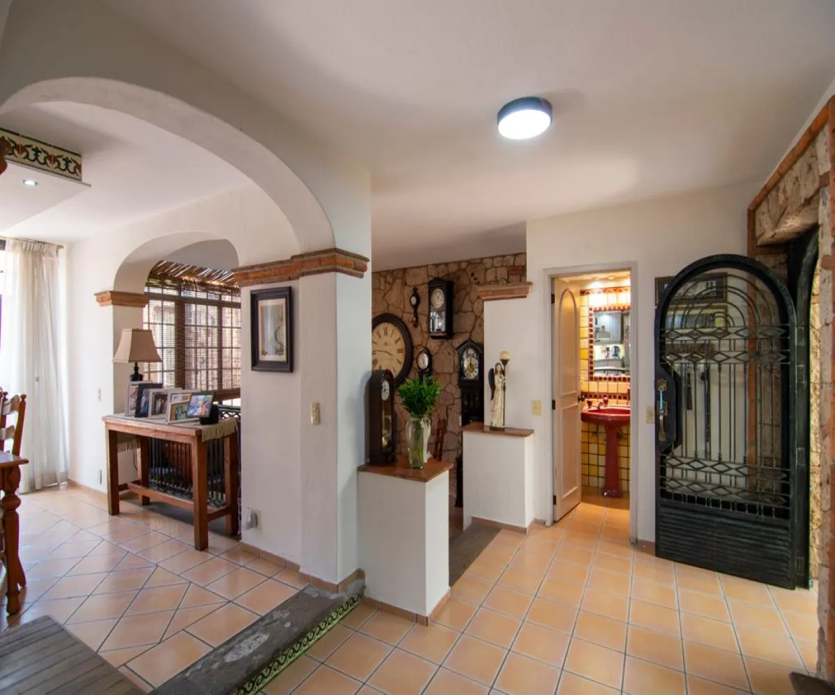 Casa En Venta,Parque Regency,Avenida Naciones Unidas 5859, Zapopan, Jalisco 45117, 4 Habitaciones,2 Baños,Avenida Naciones Unidas,1,pTdymjK