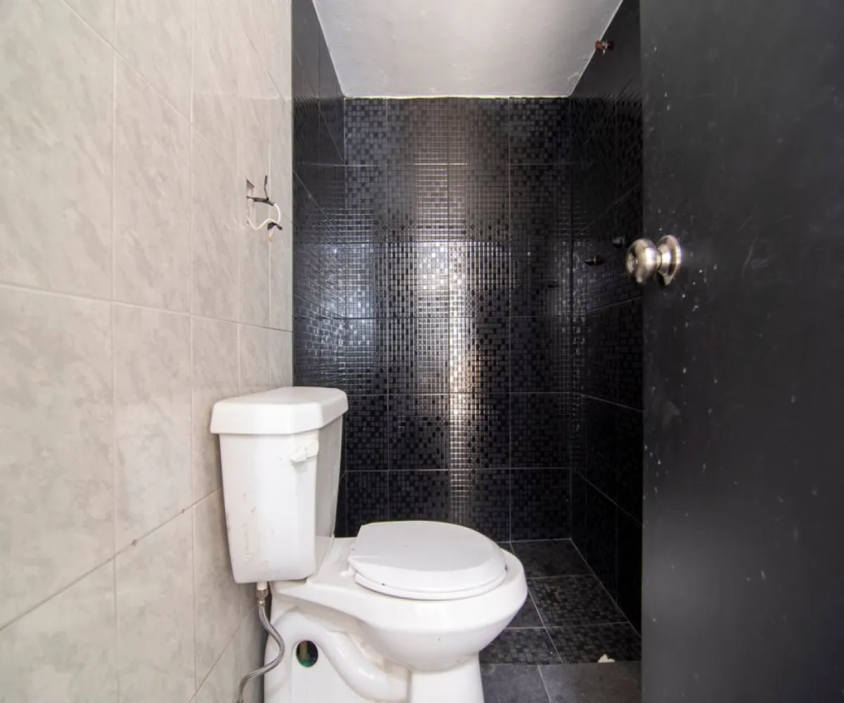 Casa En Venta,Camino Real,Santa Teresa de Jesús 665, Zapopan, Jalisco 45040, 9 Habitaciones,2 Baños,Santa Teresa de Jesús,1,p1lnjAb