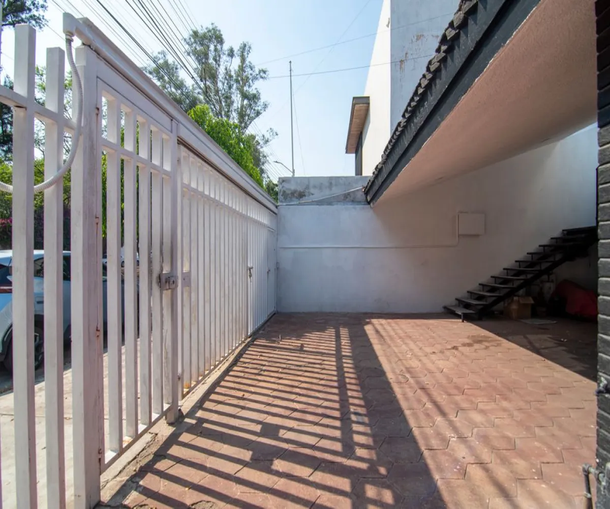 Casa En Venta,Camino Real,Santa Teresa de Jesús 665, Zapopan, Jalisco 45040, 9 Habitaciones,2 Baños,Santa Teresa de Jesús,1,p1lnjAb