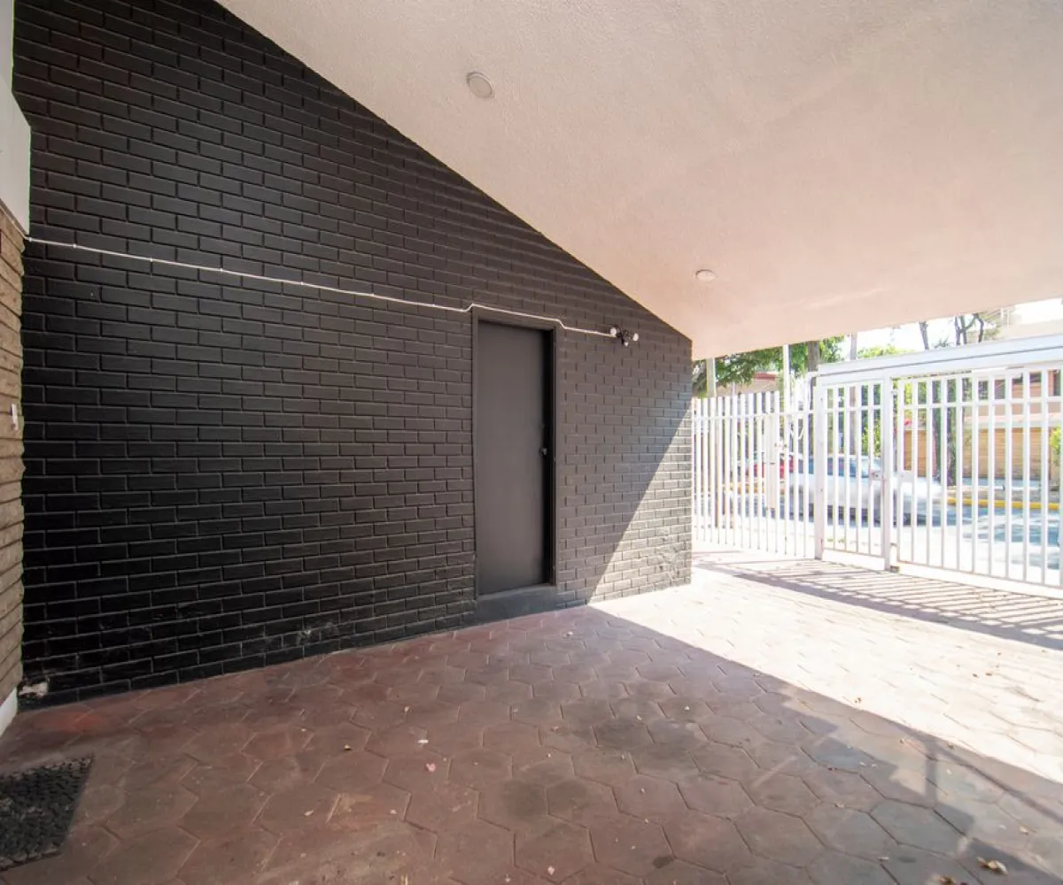 Casa En Venta,Camino Real,Santa Teresa de Jesús 665, Zapopan, Jalisco 45040, 9 Habitaciones,2 Baños,Santa Teresa de Jesús,1,p1lnjAb
