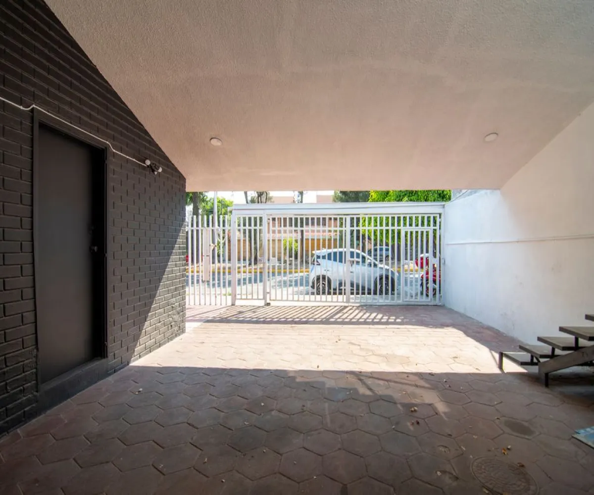 Casa En Venta,Camino Real,Santa Teresa de Jesús 665, Zapopan, Jalisco 45040, 9 Habitaciones,2 Baños,Santa Teresa de Jesús,1,p1lnjAb