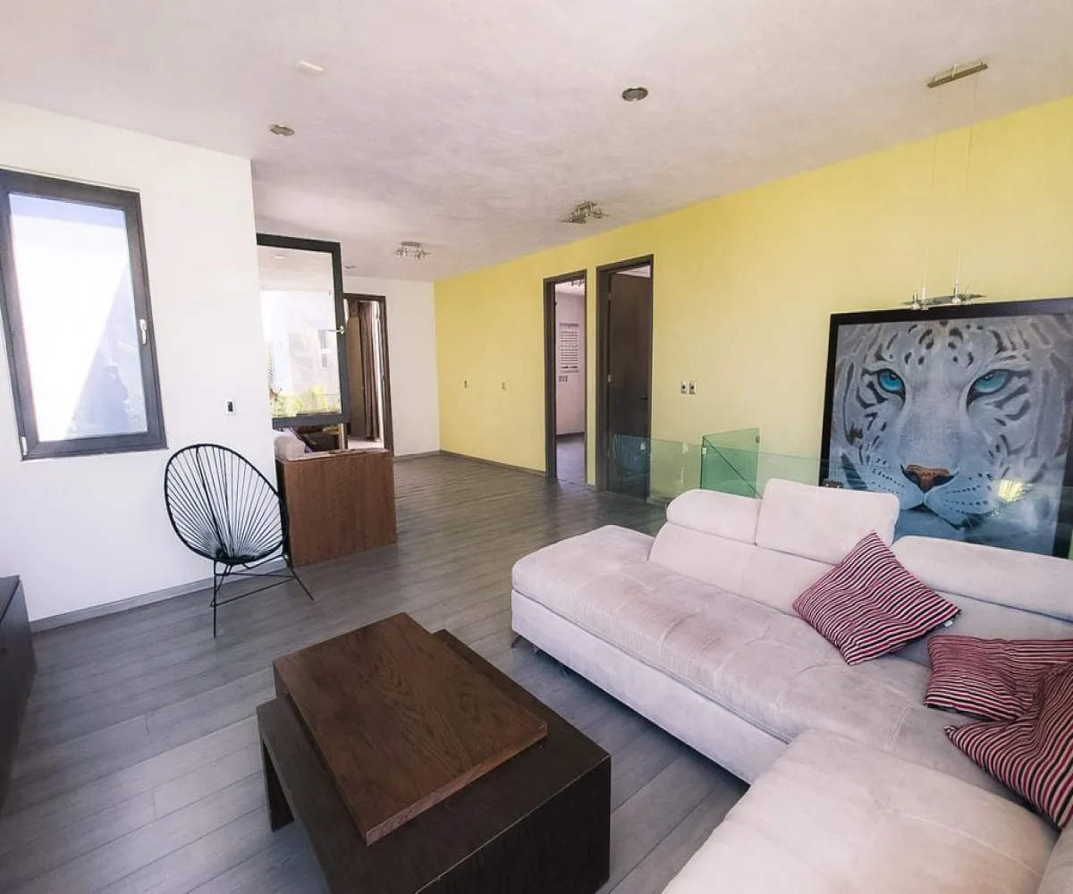 Casa En Venta,Fraccionamiento Villa Verona,Avenida Verona 7500, Zapopan, Jalisco 45110, 3 Habitaciones,4 Baños,Avenida Verona,2,p7tkyUM