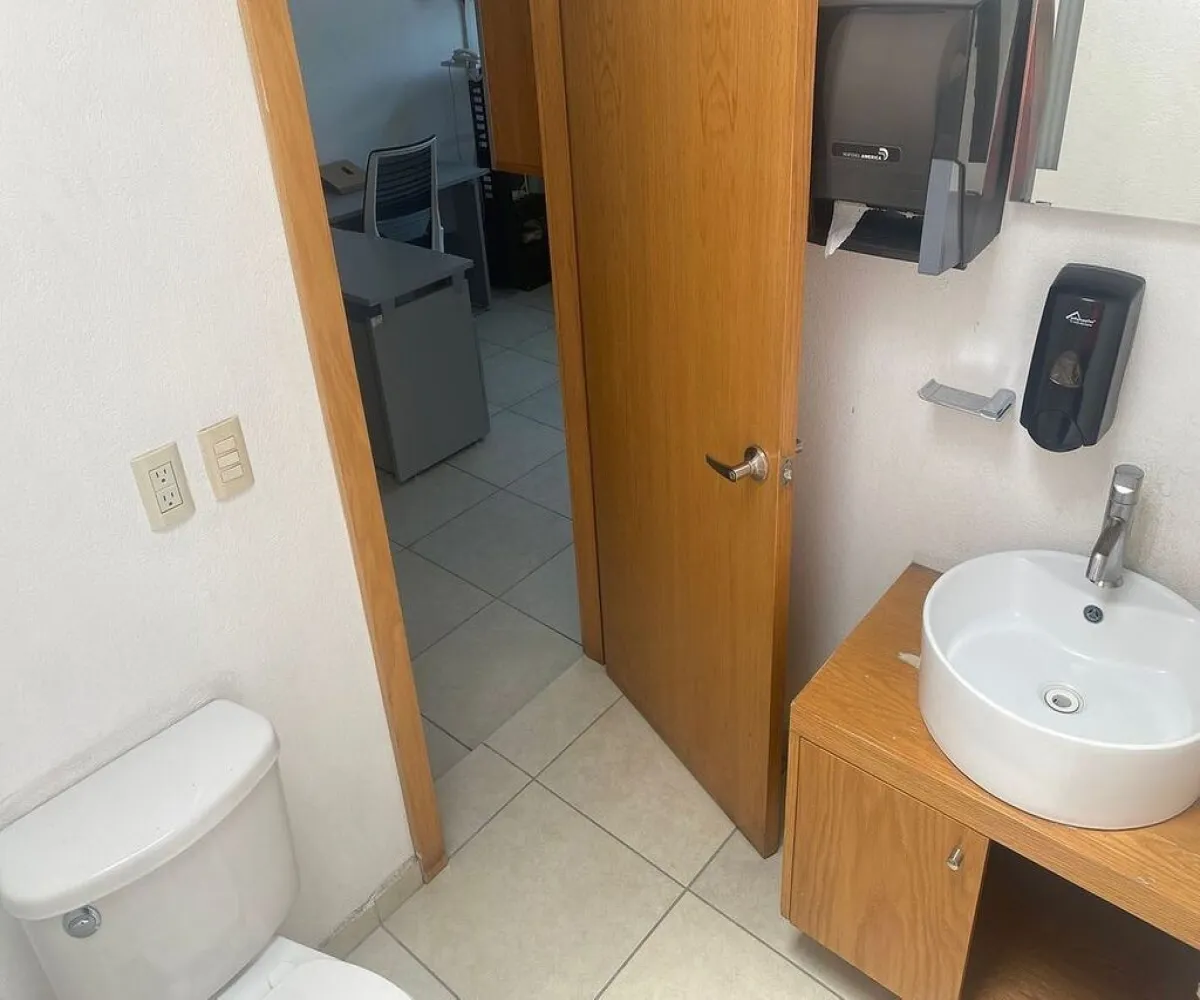 Bodega En Venta,Revolución,Calle Plan de San Luis 3735, San Pedro Tlaquepaque, Jalisco 45580,1 Baño,Calle Plan de San Luis,1,pzA3ttq