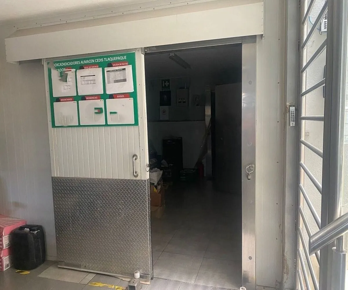 Bodega En Venta,Revolución,Calle Plan de San Luis 3735, San Pedro Tlaquepaque, Jalisco 45580,1 Baño,Calle Plan de San Luis,1,pzA3ttq