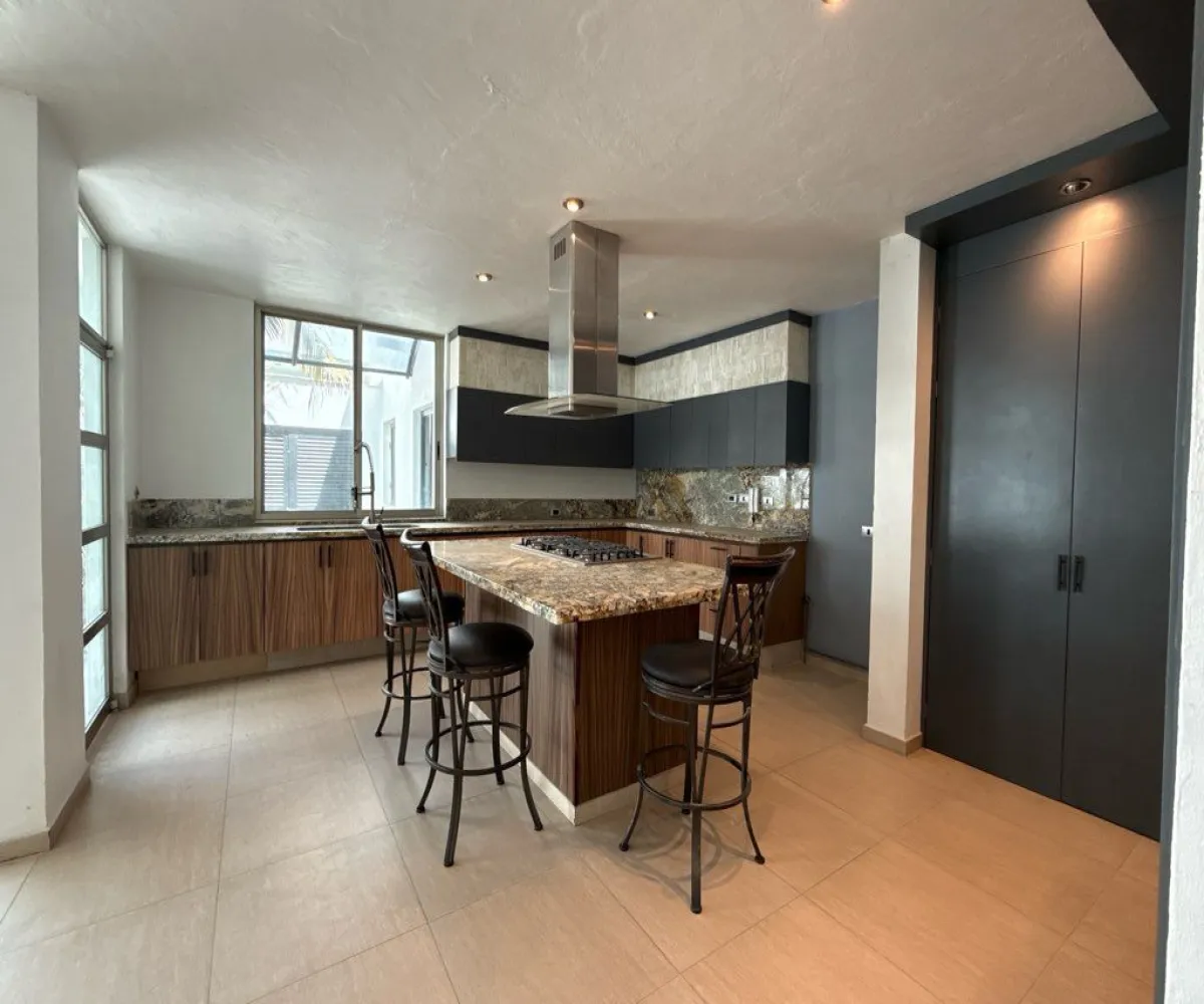 Casa En Renta,Casa Fuerte,Casa Fuerte, Paseo del Vigia S/N 72, Tlajomulco de Zúñiga, Jalisco 45645, 4 Habitaciones,5 Baños,Casa Fuerte, Paseo del Vigia,2,pgTfuYY