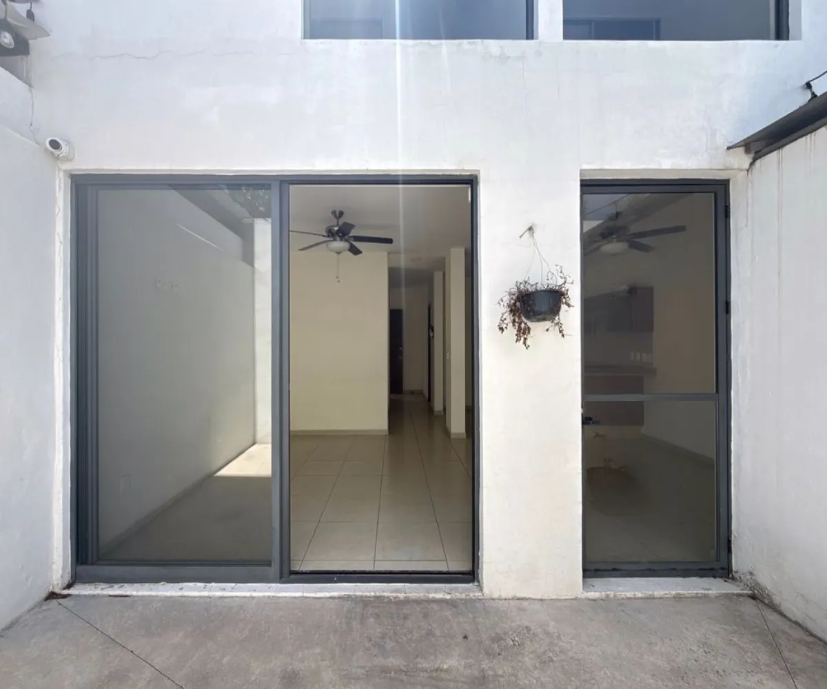 Casa En Venta,Las Grullas,Las Grullas S/N 15, Tlajomulco de Zúñiga, Jalisco 45645, 3 Habitaciones,3 Baños,Las Grullas,2,pGy0oKf