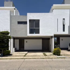 Casa En Venta,Las Grullas,Las Grullas S/N 15, Tlajomulco de Zúñiga, Jalisco 45645, 3 Habitaciones,3 Baños,Las Grullas,2,pGy0oKf