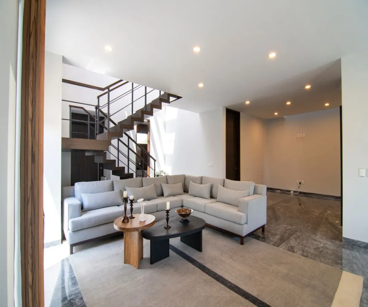Casa En Venta,El Manantial,La Romana 222, Tlajomulco de Zúñiga, Jalisco 45645, 4 Habitaciones,4 Baños,La Romana,1,pjTdCR4