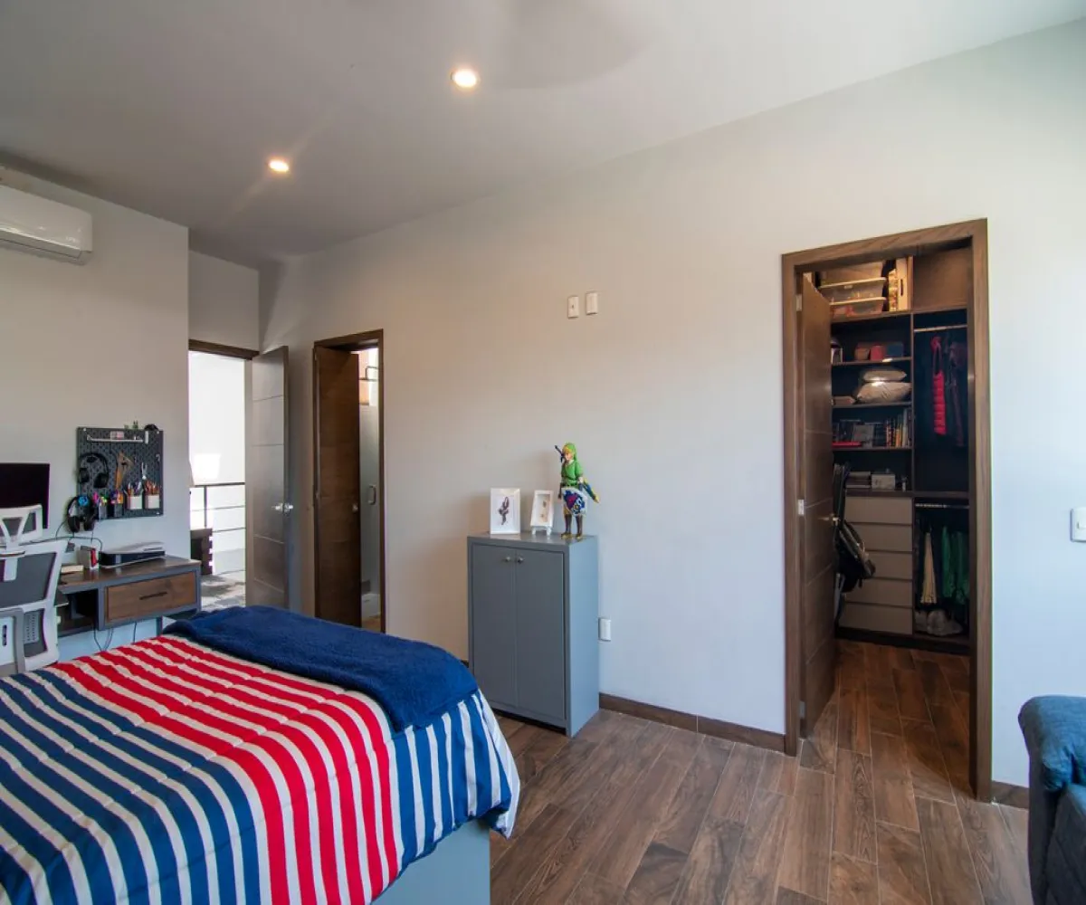 Casa En Venta,El Manantial,La Romana 222, Tlajomulco de Zúñiga, Jalisco 45645, 4 Habitaciones,4 Baños,La Romana,1,pjTdCR4