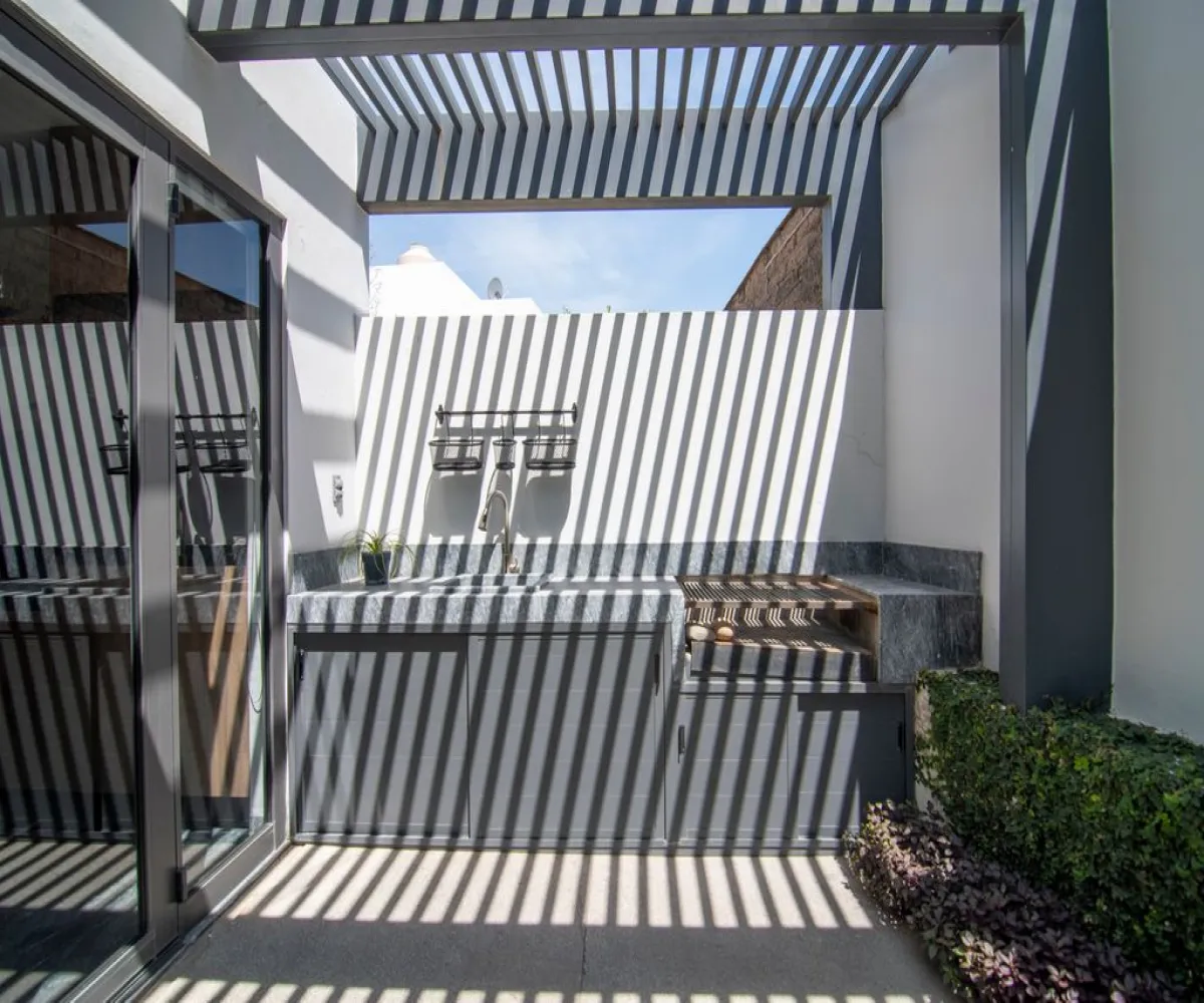 Casa En Venta,El Manantial,La Romana 222, Tlajomulco de Zúñiga, Jalisco 45645, 4 Habitaciones,4 Baños,La Romana,1,pjTdCR4
