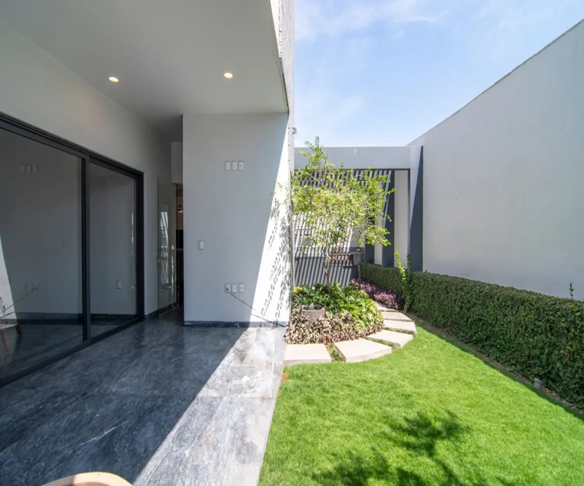 Casa En Venta,El Manantial,La Romana 222, Tlajomulco de Zúñiga, Jalisco 45645, 4 Habitaciones,4 Baños,La Romana,1,pjTdCR4