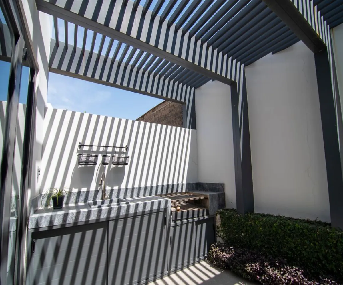 Casa En Venta,El Manantial,La Romana 222, Tlajomulco de Zúñiga, Jalisco 45645, 4 Habitaciones,4 Baños,La Romana,1,pjTdCR4