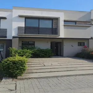 Casa En Venta,Nuevo Mexico,Avenida Sendero De Los Robles 4218 147, Zapopan, Jalisco 45134, 3 Habitaciones,3 Baños,Avenida Sendero De Los Robles,2,p9OeggT